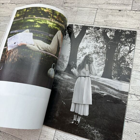 Elle Magazine November 2023 "Irina Shayk" Issue - New Unread - Picture 5 of 11